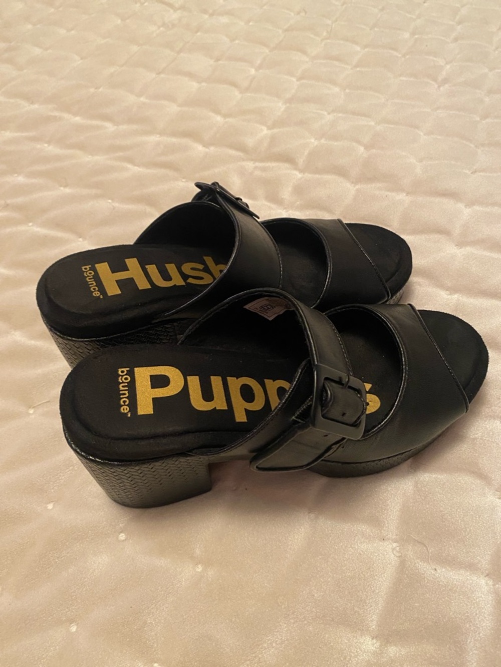 Hush puppies black 3 inch heeled sandals ladies size 5.5